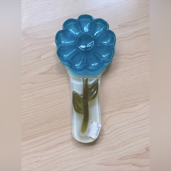 Vintage Spoon Rest Lucite Flower Blue 1970s Daisy Paperweight Retro Decor - Picture 1 of 8